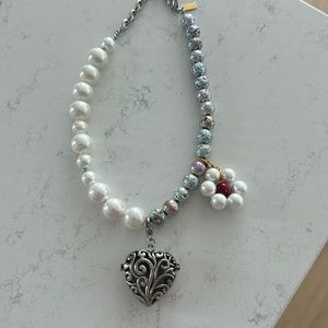 Elegant Silver and Pearl Necklace